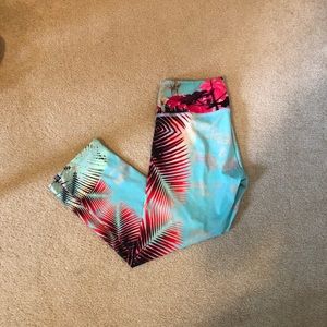 NWOT Onzie crop leggings